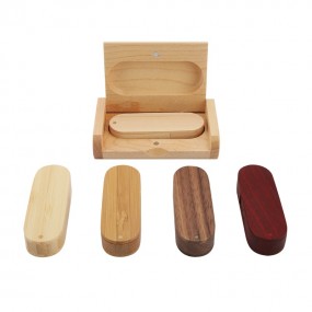 Holz USB Stick mit eigenem Logo als Werbeartikel Werbem...