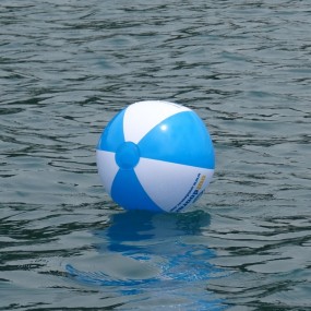 Wasserbälle Strandbälle mit Logodruck als Werbeartikel ...